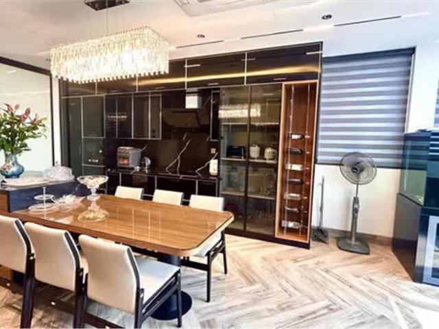 BÁN NHÀ khu TĐC Ngọc Thụy 60m, 6 tầng, thang máy, full nội thất sang chảnh, gara, giá 32 tỷ