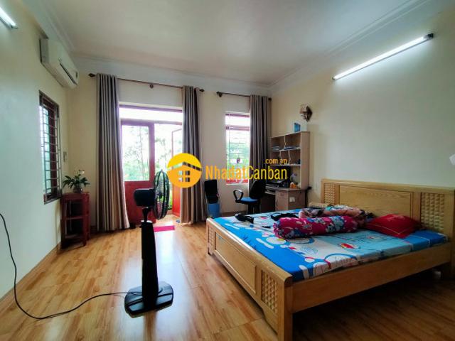Bán nhà khu đấu giá thạch bàn 90m x 3t, mt 5.9m, vỉa hè, ô tô tránh nhau thoải mái. Lh 03969