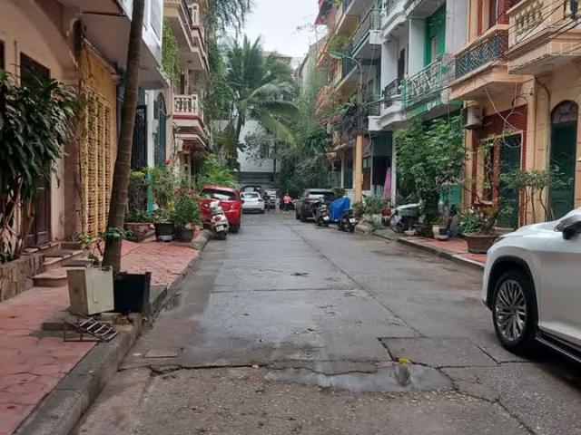 Bán Nhà Khu Phân Lô Quận Đống Đa ÔTô Tránh 93m2x4T