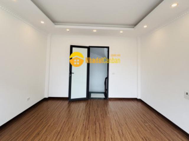 Bán nhà khuyến lương 5 tầng 31m2 mới kính coong