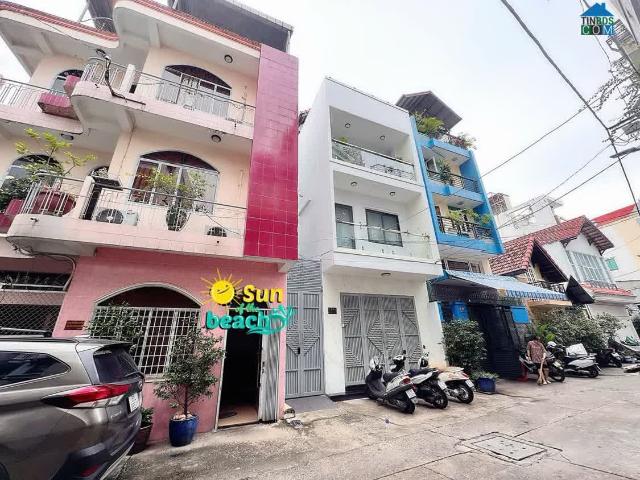 Bán Nhà Kiểu Biệt Thự Mái Ngói Đ. Nguyễn Cảnh Chân, Quận 1 Ngang Vuông Đẹp 6,3m *14m Khu Vip