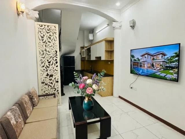 Bán nhà Kim Ngưu Quỳnh Mai, 30m2 x 5T, sân cổng ô tô đỗ, full nội thất. Giá 7,5 tỷ