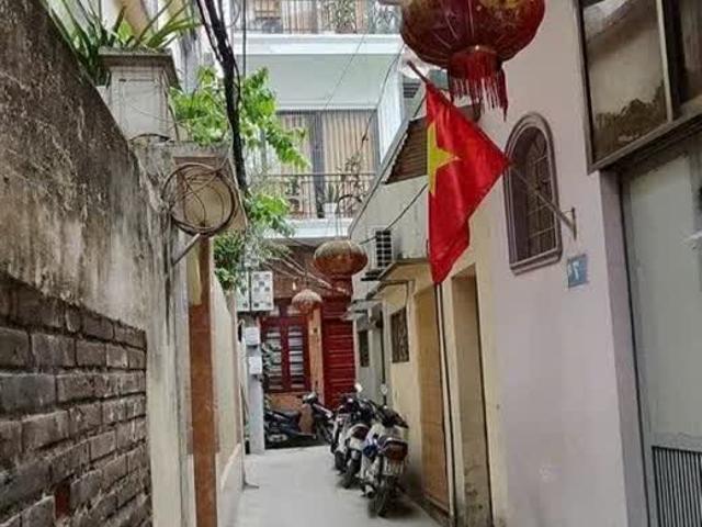 Bán Nhà Lạc Long Quân, Gần Phố 2 Thoáng, 43m2, 9,6 Tỷ