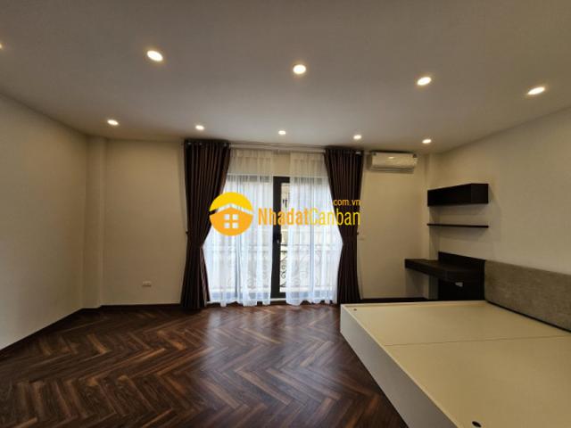 Bán nhà lệ mật, việt hưng 5 tầng, 50m, mt4.9m oto đỗ cổng nhỉnh 9 tỷ