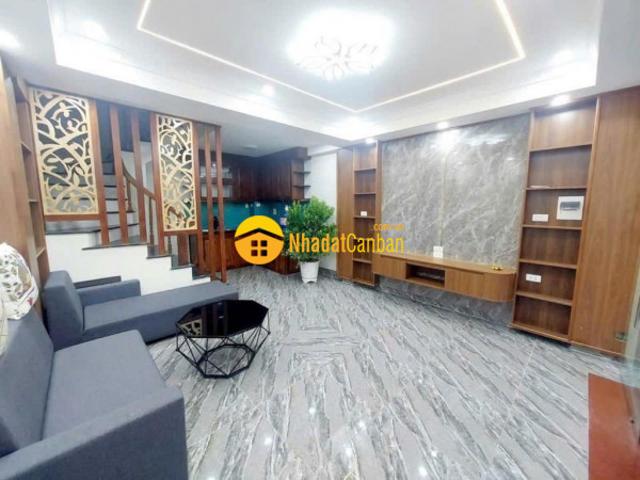 Bán nhà lĩnh nam 6 tầng long lanh hoàng mai