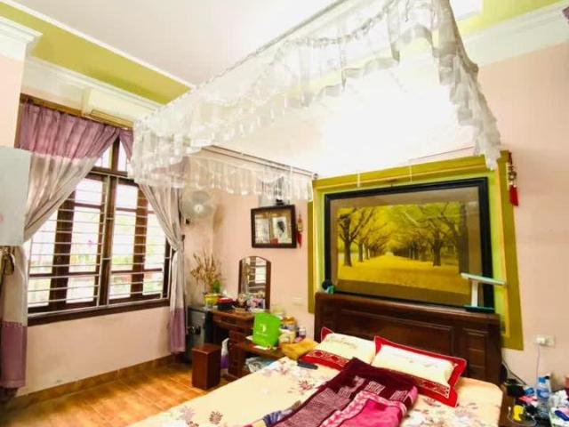 Bán nhà Lê Lợi, Hà Đông, 60m2, 20m ra mặt phố, chỉ 6.1 tỷ