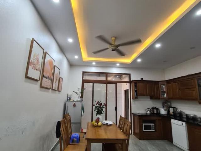 Bán nhà LK KĐT Văn Khê, nội thất xịn, kinh doanh, 85m2, giá 11.5 tỷ