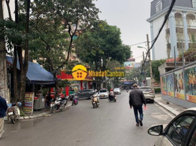 Bán nhà lô góc 3 mặt tiền ngõ đông quan ngõ rộng như phố
