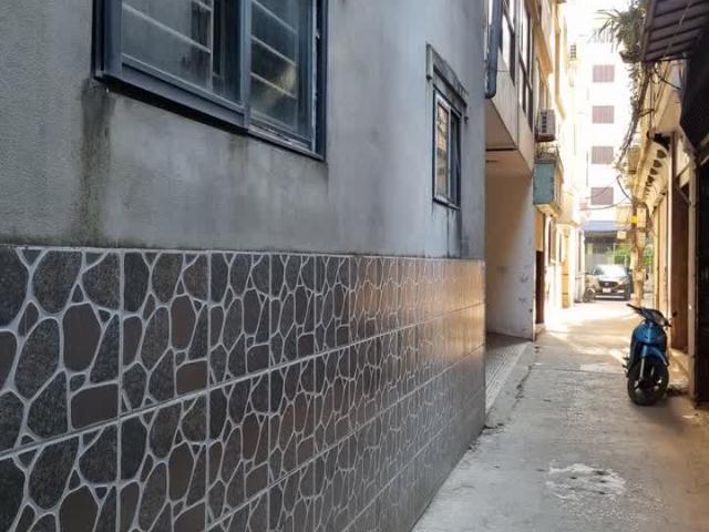 Bán Nhà Lô Góc Oto qua Ngõ 175 Lạc Long Quân 39/42 m2, 5 Tầng, MT 4.6, Giá 11.5 tỷ