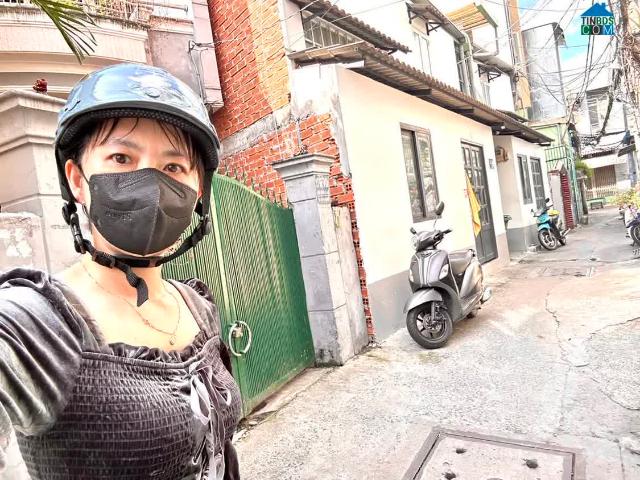 Bán Nhà Đẹp 173m2, 9 Phòng Ngủ, 2 Tầng Quận 4 Giá Chỉ 15.8 Tỷ Sổ Hồng Riêng