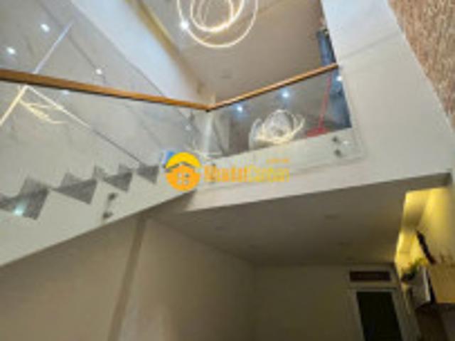 Bán nhà đẹp khu vip bầu cát hxh 5 tầng. Btct. 30m. 4wc. 3pn. 6.65 tỷ