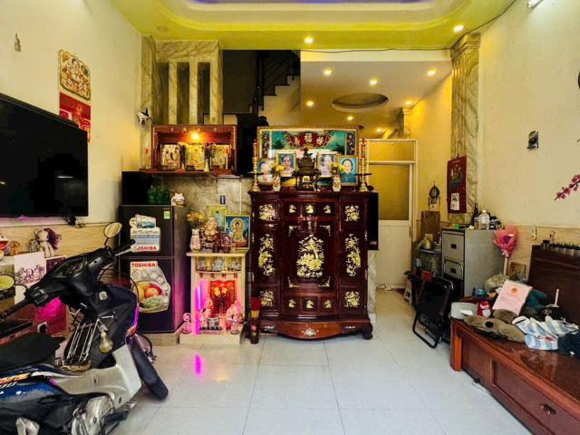 Bán nhà đẹp khánh hội q4 ngay mặt tiền