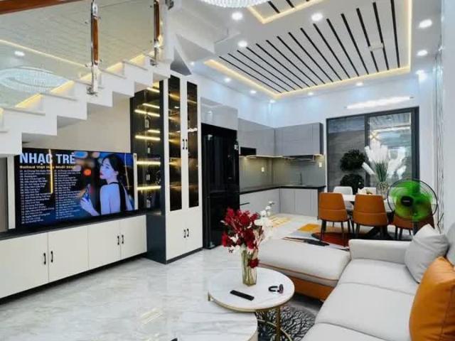 Bán nhà đẹp Hoàng Hoa Thám, Bình Thạnh vào ở ngay chỉ 5,2 tỷ