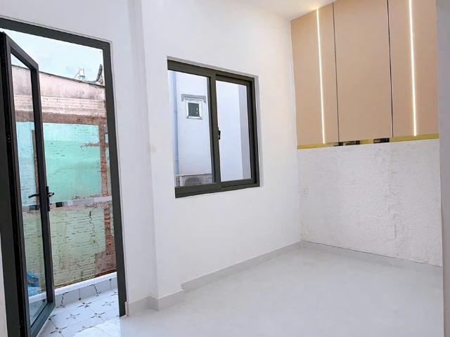 Bán nhà đẹp mới Ngay trung tâm Sài Gòn Q4 NHƯ Q1 phường SÀI GÒN, khánh hội GIÁ RẺ 1/2 NGANG 3.7 dài 5