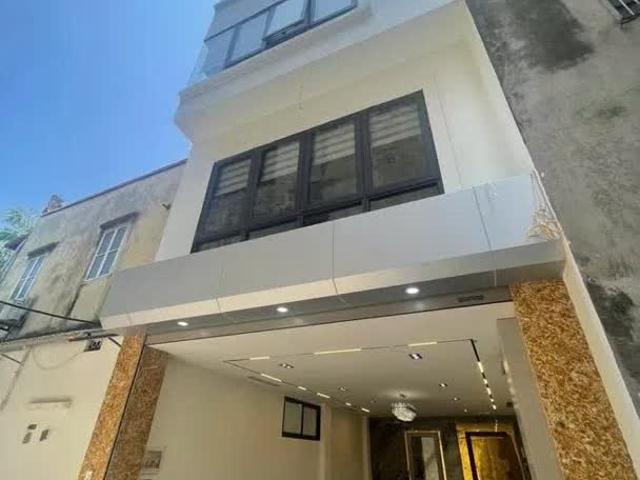 Bán Nhà Đẹp Mới Xây Lạc Long Quân Tây Hồ Cạnh Quận Uỷ 40m 6 Tầng Thang Máy 10 tỷ