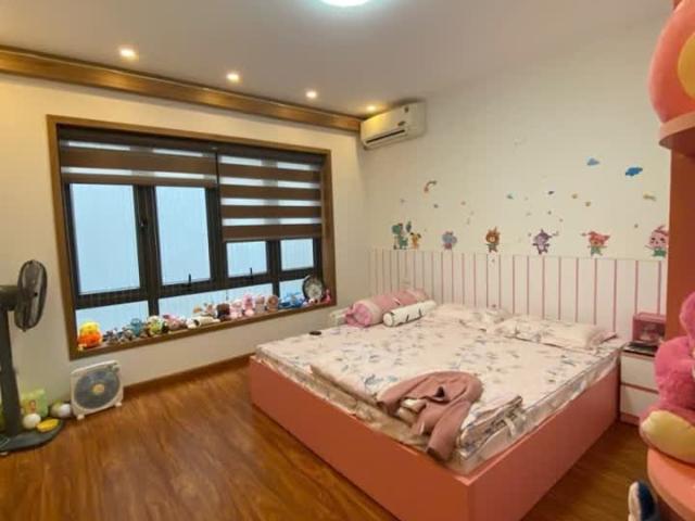 Bán Nhà Đẹp Ngọc Thụy – 5 Tầng Full Nội Thất – 73m² – Giá 13.5 Tỷ