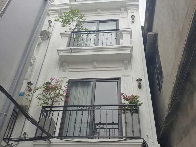 Bán nhà đẹp Ngọc Thuỵ Lô Góc 7 chỗ đỗ cửa 5 tầng nhỉnh 5 tỷ. Thương Lượng