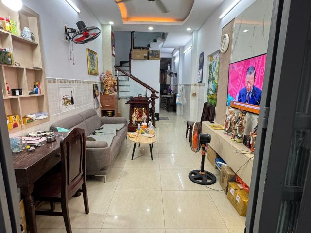 Bán nhà đẹp Ngang 3.12 x 17 đúc bê tông cạnh Q1