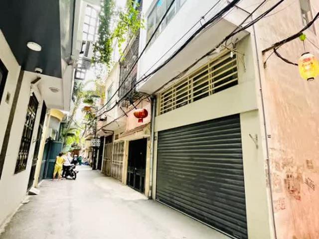 Bán nhà đẹp phân lô ô tô, lô góc, 75m2 x 5 tầng, ô chờ thang máy phố Phan Đình Giót