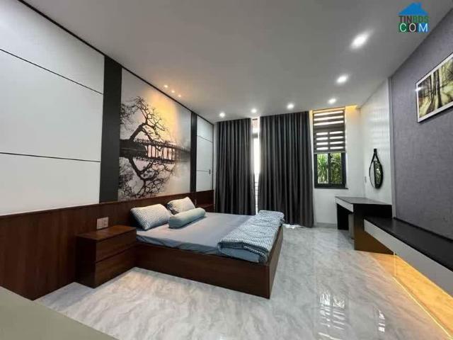 Bán nhà Đẹp Thang máy 69 Tứ Liên 72m2 x 5T x MT 4.5m Ngõ thông 8 Ngủ ở luôn