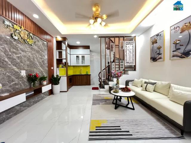 Bán nhà P. Vĩnh Hưng DT 30m2x5T MT 4,3m cách ôtô tránh 20m ngõ rộng thoáng, nhà xây mới. Giá: 5.5tỷ