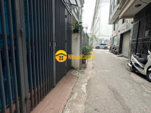 Bán nhà phương mai 5 tầng dân xây phân lô ô tô tránh vào nhà kinh doanh đống đa