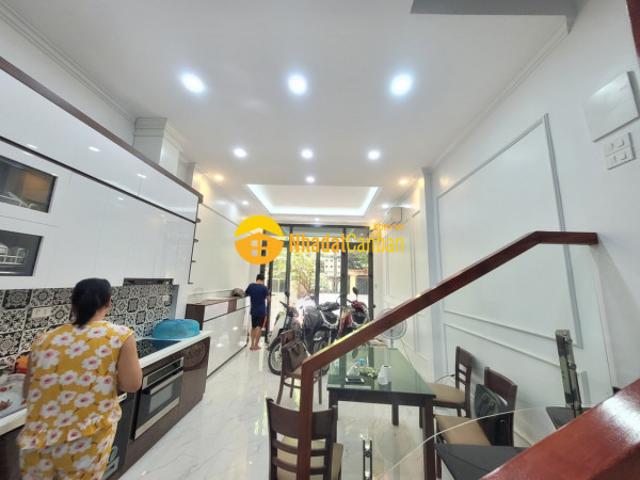 Bán nhà phương mai, đống đa. 4.1x10, 4 tầng, 4 ngủ, ô tô đỗ cửa, hơn 8 tỷ