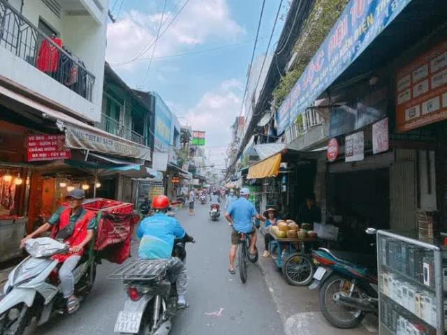 Bán Nhà Phố Đường Đoàn Văn Bơ Trung Tâm Quận 4