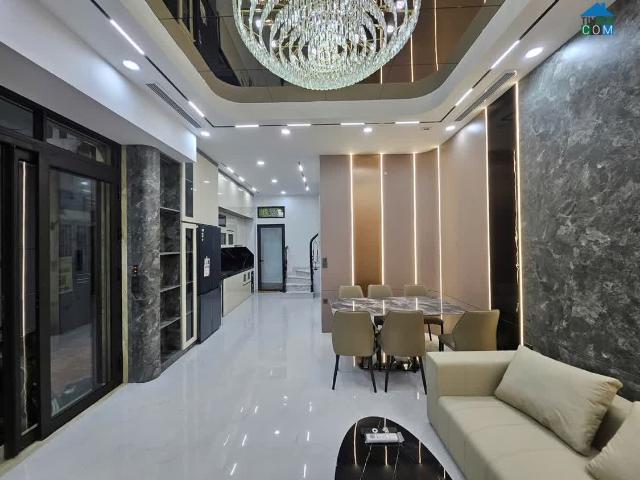 Bán Nhà Phố Nguyễn Văn Cừ 50m2 6T, Mặt Tiền Quyền Lực, Lô Góc, Full Nội Thất 12. X Tỷ