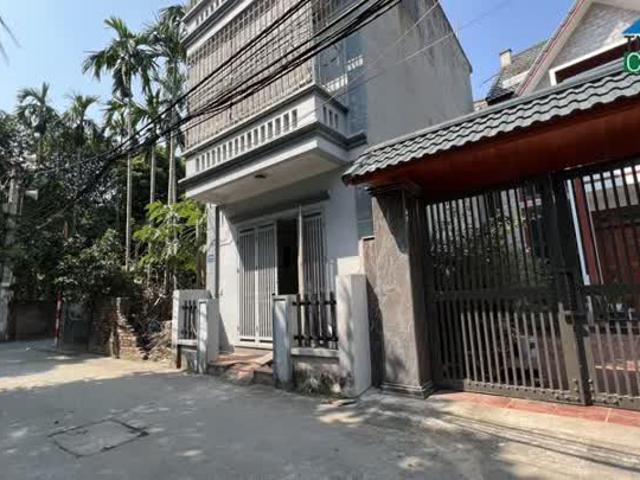 Bán nhà Phố Bắc Cầu, Dt 58m, nhà 3 tầng, giá hơn 2 tỷ