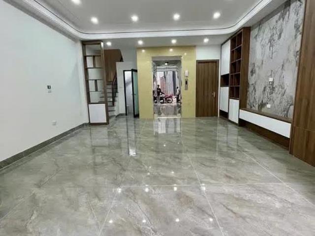 Bán Nhà Phố Cổ Linh 48m2 6T, MT 5.1m, Thang Máy, Ô Tô đỗ Cổng, Full Nội Thất 11 Tỷ