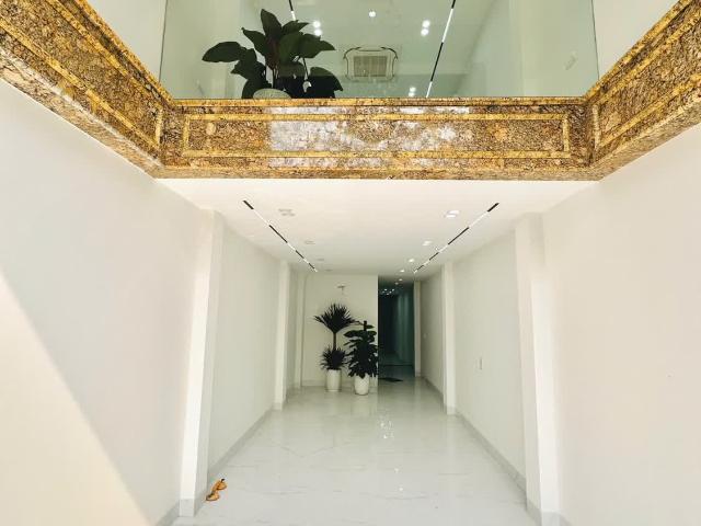 Bán nhà phố Cầu Giấy 50m2 5 tầng tương lai mặt phố ô tô kinh doanh nở hậu