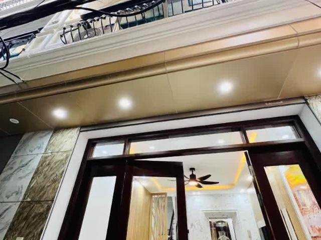 Bán nhà phố Chần Khát Chân, Hai Bà Trưng 35m, 5 tầng. Giá: 8.6 tỷ