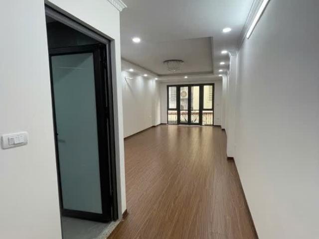 Bán nhà Phố Hào Nam_Siêu phẩm dòng tiền_Nhà 7 tầng thang máy_Giá: 16,9 Tỷ, Lh: 0396935