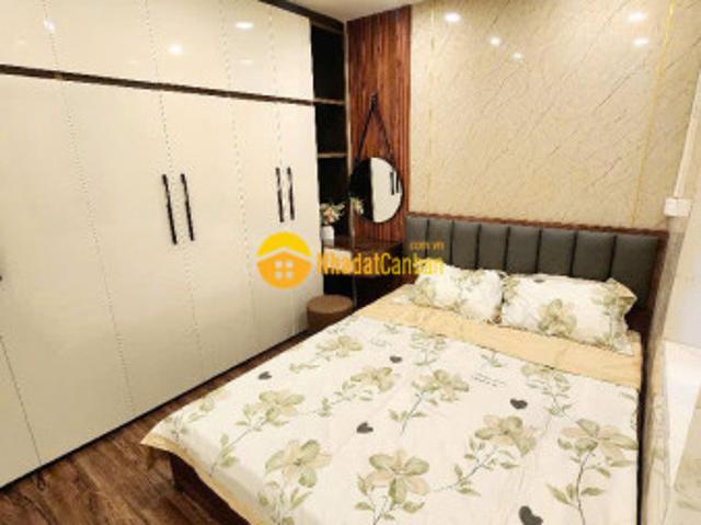Bán nhà phố hào nam, tập thể đẹp, giá tốt, 30 mét ra phố, giá 3.2 tỷ, lh 0396935