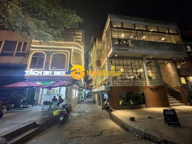 Bán nhà phố hào nam, tập thể vị trí đắc địa, lô góc, 110 mét, giá 4.8 tỷ