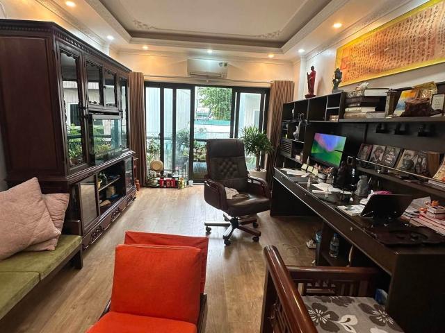 Bán nhà phố Hàng Đậu, 55m2, 6 tầng, mặt tiền 8.1m, 22.5 tỉ, nhà đẹp ở luôn, homestay