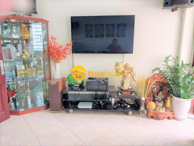 Bán nhà phố đội cấn ba đình, ô tô kd đỉnh view hồ, 115m2, giá 24 tỷ. Lh 0349157