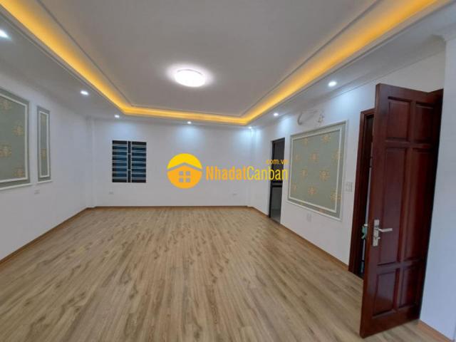 Bán nhà phố khuất duy tiến thanh xuân, ô tô, ở sướng, 40m2, 5t, 6 tỷ