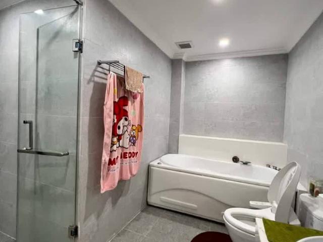 Bán Nhà Phố Kim Mã, Ba Đình, 100m2, 4 Tầng, MT 7.2m, Ô Tô, Giá 20 Tỷ