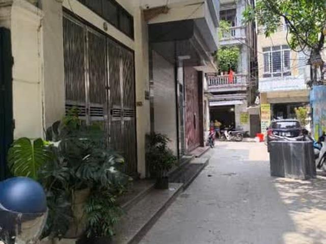 Bán nhà phố Phương Maii, ngõ rộng, nông, oto đỗ cửa, xung quanh nhiều tiện ích, gần Bệnh viện Bạch