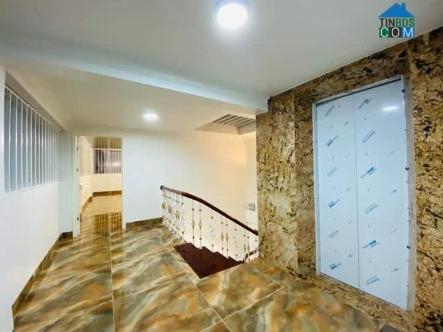 Bán nhà phố Tạ Quang Bửu quận Hai Bà Trưng nhà siêu đẹp ngõ to gần phố KD 180M 6T MT 5m giá 32
