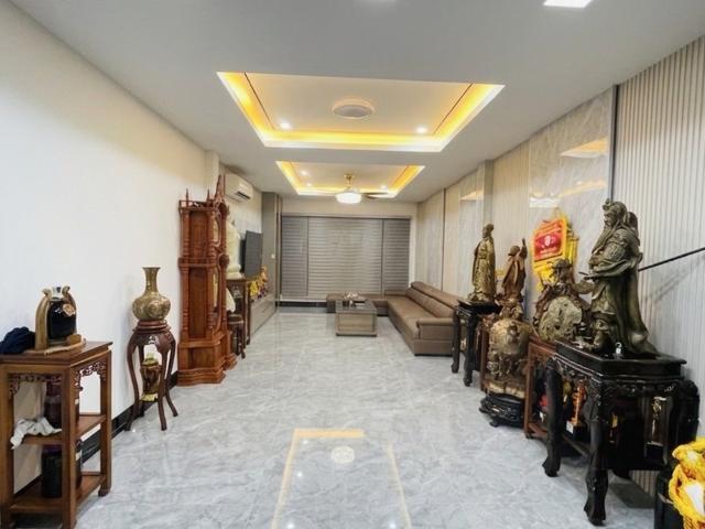 Bán nhà phố trạm 60m2 7 tầng thang máy gara ô tô full nội thất 22. X Tỷ