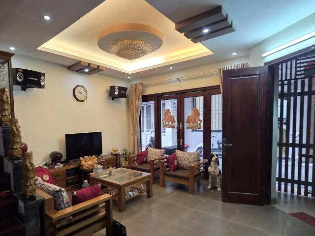 Bán nhà phố Trần Nhân Tông, 77m2, 7 tầng thang máy, giá 54 tỷ, mới đẹp, kinh doanh đỉnh