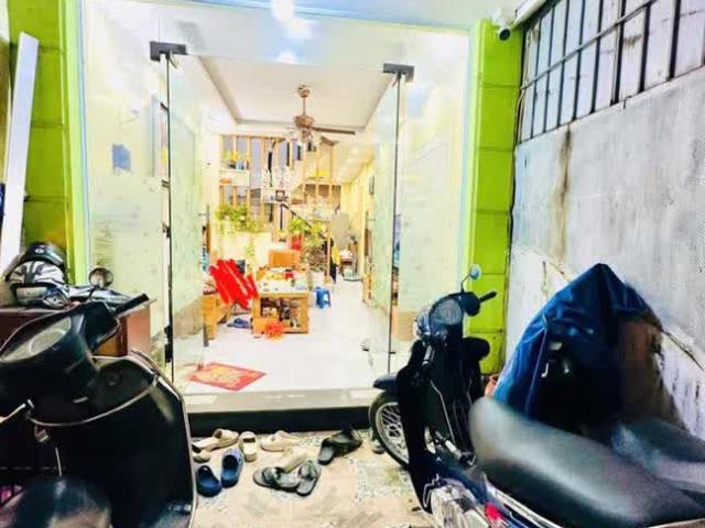 Bán nhà phố Trương Định, Hoàng Mai 51m, 5 tầng. Giá: 13.2 tỷ. LH: 0327536