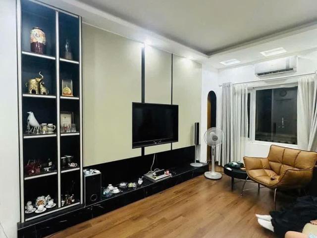 Bán Nhà Phố Văn Cao, Ba Đình, 5 Tầng 3pn, Gần Phố, 20M Ô Tô Đỗ, Cực Hiếm Nhà Bán