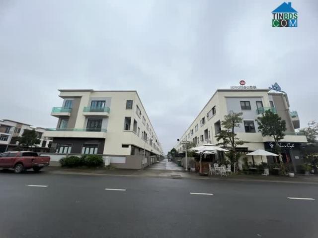 Bán nhà phố 3 tầng 2 mặt tiền đường lớn 26m khu Đại ĐT Centa Vsip Từ Sơn