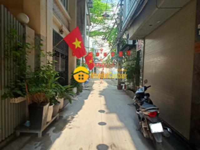 Ban nha phan đinh giot thanh xuân, 5 tâng thang may, ô tô, 2 măt ngo