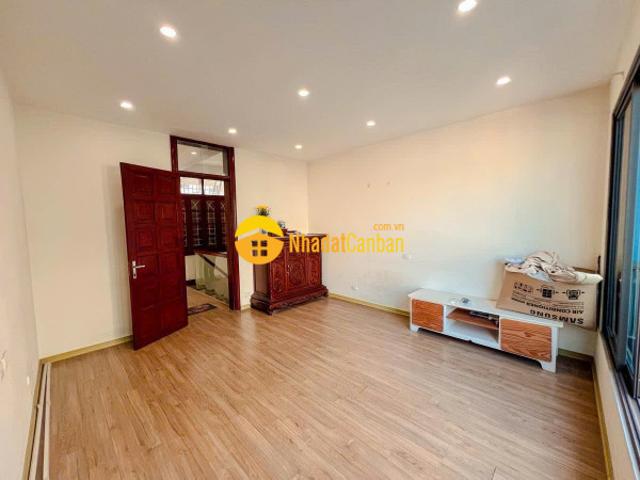 Bán nhà phân lô hoàng văn thái, 50m, 4 tầng, kinh doanh, ô tô tránh