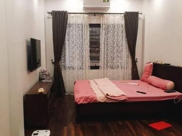 Bán nhà phân lô, oto đỗ cửa 43m2, 5PN ngõ 381 phố Nguyễn Khang, Cầu Giấy. phân khúc hiếm